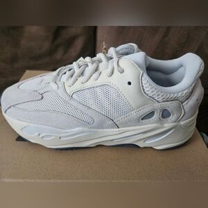 Adidas Yeezy 700 ,8, Analog